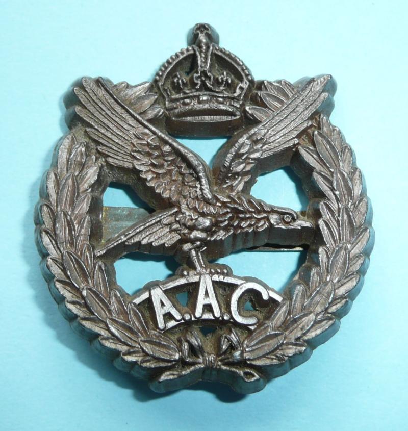 WW2 Airborne  SF Army Air Corps AAC Plastic / Bakelite Economy Cap Badge