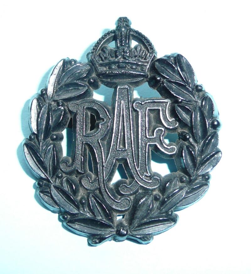 WW2 Royal Air Force RAF Black Plastic / Bakelite Economy Cap Badge