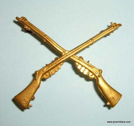 British Army Marksman Brass Proficiency Trade Arm Badge - Crossed Rifles