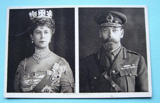 A WW1 Christmas 1914 postcard from King George V ( in Army Uniform ) and Queen Mary for Overseas Troops