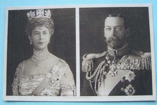 A WW1 Christmas 1914 postcard from King George V ( in Naval Uniform ) and Queen Mary for Overseas Troops