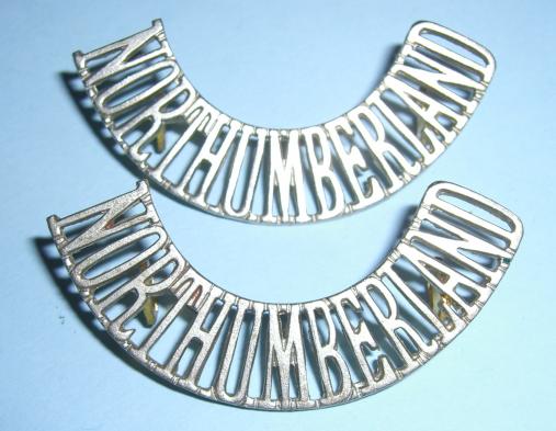 Northumberland Hussars Yeomanry Pair of Matched Curved White Metal Shoulder Titles