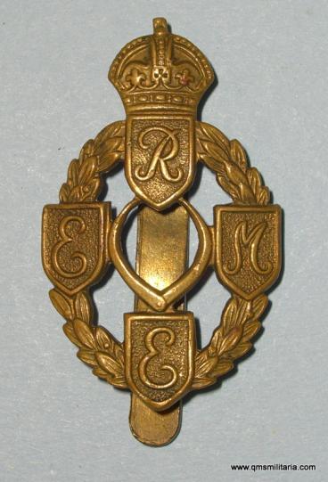 WW2 Royal Electrical & Mechanical Engineers ( REME ) 1st Pattern Brass Cap Badge