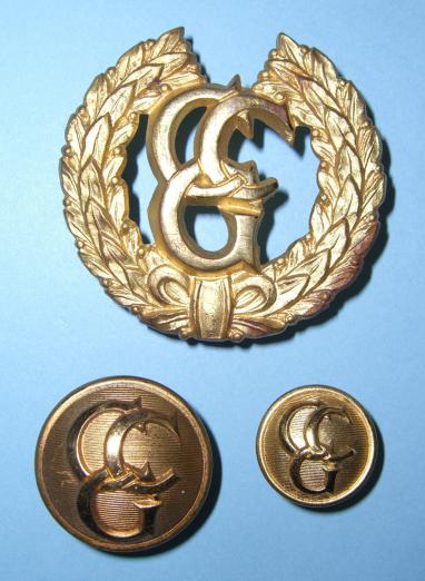 Post WW2 - Control Commission Germany Large Gilt Cap Badge with two Gilt CCG buttons