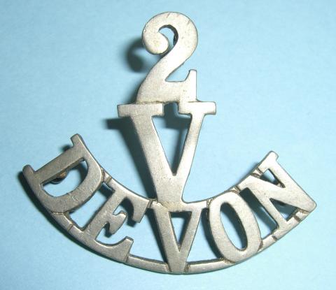 Scarce 2 VB DEVON volunteer battalion white metal shoulder title