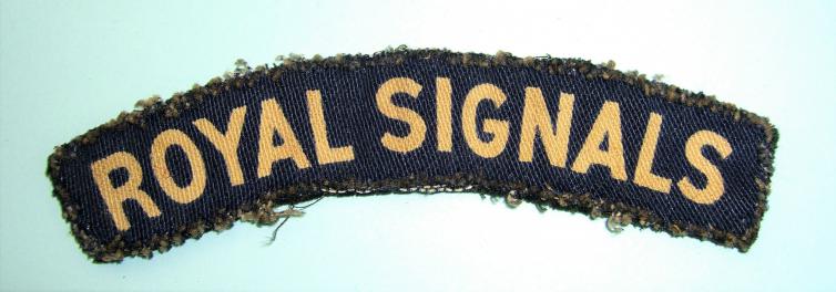 WW2 Printed Royal Signals White on Blue Cloth Shoulder Title