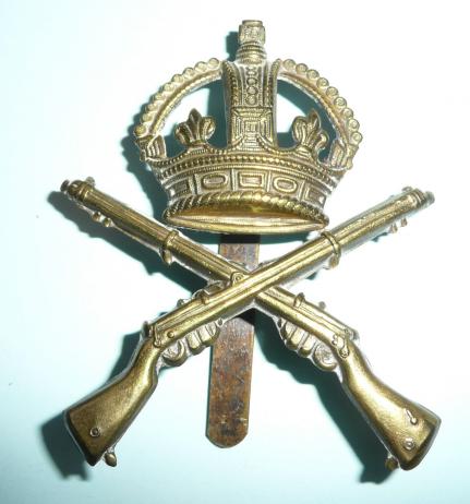 WW1 Canadian  - CEF School of Musketry Brass Cap Badge,