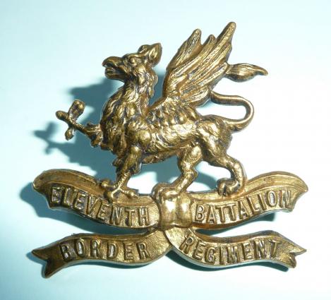WW1 Pals - 11th Lonsdale (Service) Battalion, The Border Regiment  Brass Cap Badge - Gaunt Tablet