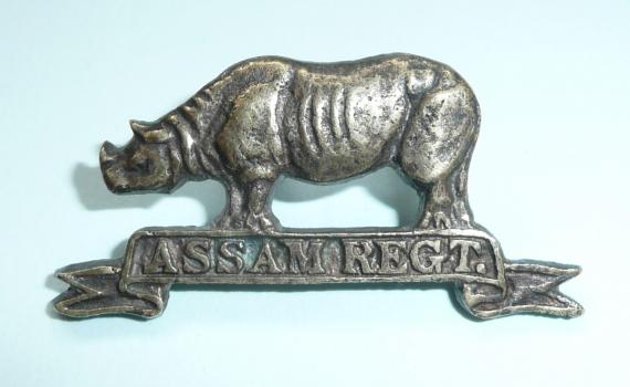 Indian Army - Assam Regiment Cast Brass Cap / Collar Badge 