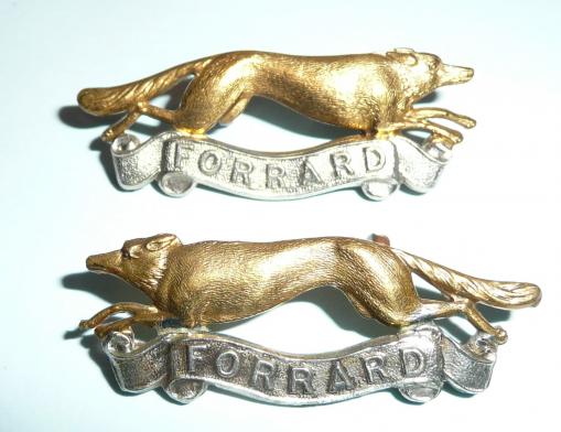 East Riding of Yorkshire Yeomanry Pair of Facing Bi-metal Collar Badges