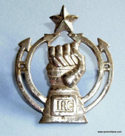 WW2 Indian Army - Indian Armoured Corps ( IAC ) Silver Plated Cap Badge