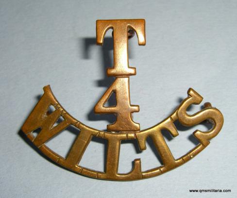 T / 4 / Wilts Wiltshire Brass One Piece Brass Shoulder Title