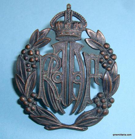 WW2 Royal Australian Air Force ( RAAF ) bronzed cap badge - Made in Canada by Scully for the Empire Air Training Scheme
