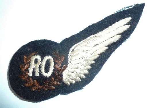 Scarce WW2 Royal Air Force ( RAF ) Radio Operator's Aircrew Half Brevet, RO Wing