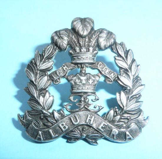 The Middlesex Regiment Officers Hallmarked Silver Forage Cap / Collar Badge