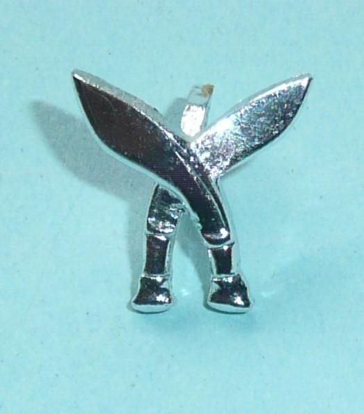 14th - 20th Kings Hussars / Kings Royal Hussars Anodised Aluminium AA Crossed Kukris All Ranks Arm Badge