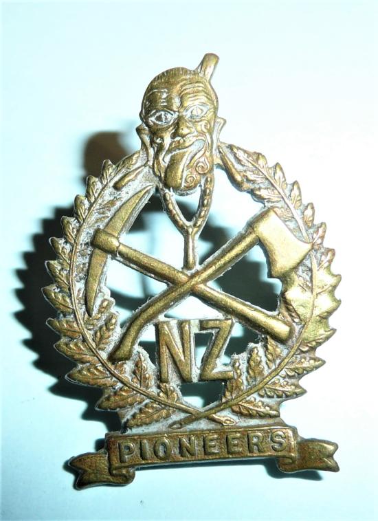 WW1 New Zealand  - Maori Pioneer Battalion Brass Collar Badge - Gaunt