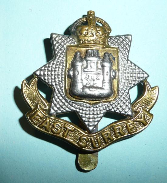 WW1 / WW2 The East Surrey Regiment Other Ranks Bi-Metal Cap Badge, Kings Crown