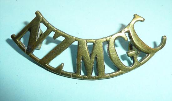 NZMGC New Zealand Machine Gun Corps Curved  Brass Shoulder Title - Gaunt