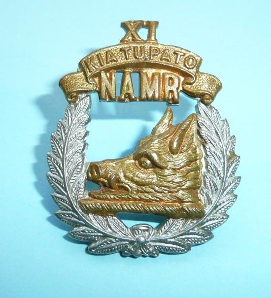 New Zealand - 11th (North Auckland) Mounted Rifles Bi-Metal Cap / Left Facing Collar Badge