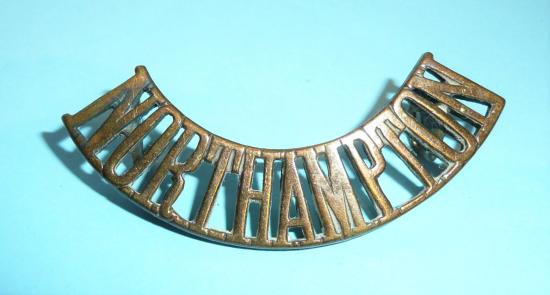 WW1 Northampton (Northamptonshire Regiment) Other Ranks Brass Shoulder Title
