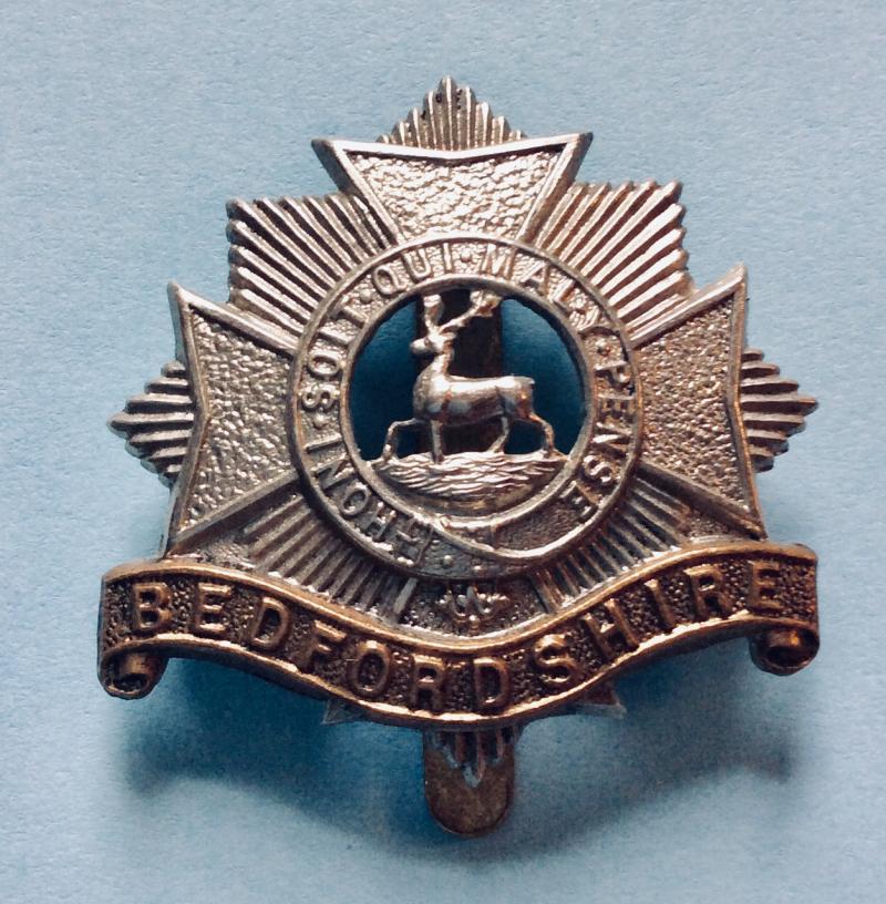 WW1 Bedfordshire Regiment other Ranks Bi-metal Cap Badge