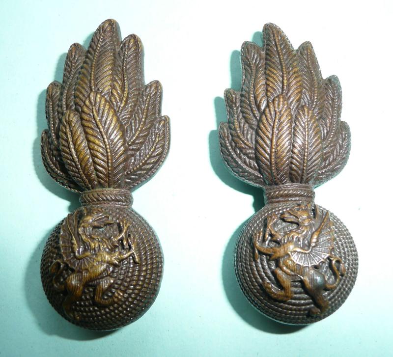 WW1 Royal Welch Fusiliers (RWF) Officers OSD Bronze Upright Pair of Matched Facing Collar Badges - Griffins