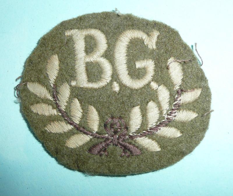 Bren Gunner Embroidered Cloth British Army White on Khaki Cloth Proficiency Arm Badge