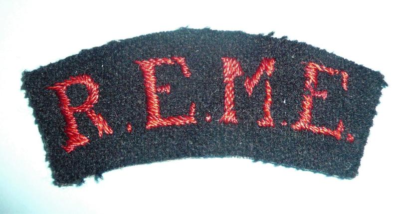 Scarce REME Royal Electrical & Mechanical Engineers Embroidered Red on Black Cloth Shoulder Title