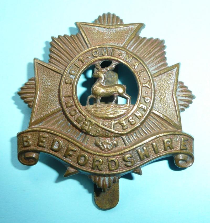 WW1 Bedfordshire Regiment Brass Economy Cap Badge