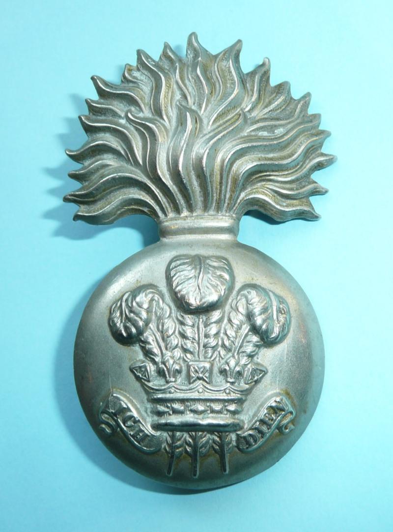 Royal Welsh Fusiliers (RWF) Volunteer Battalion Other Ranks Grenade Glengarry Badge