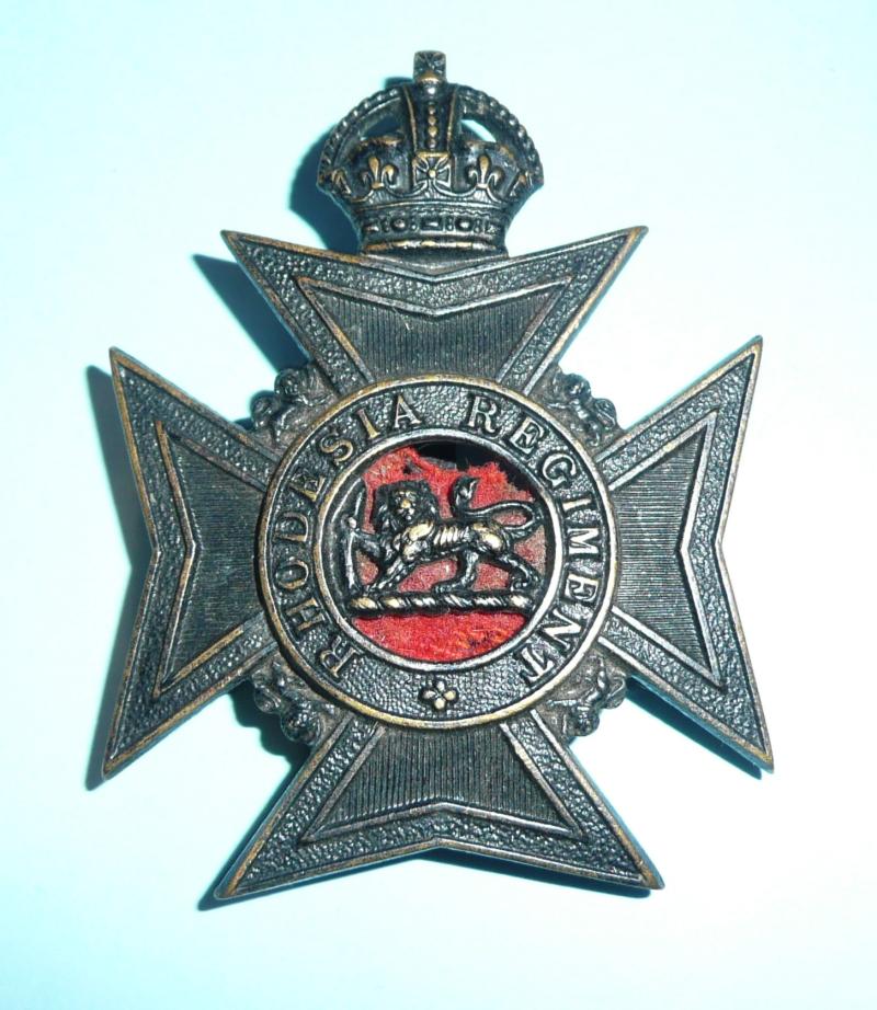 Africa - Rhodesia Regiment Large Pattern Blackened Brass Helmet / Cap Badge