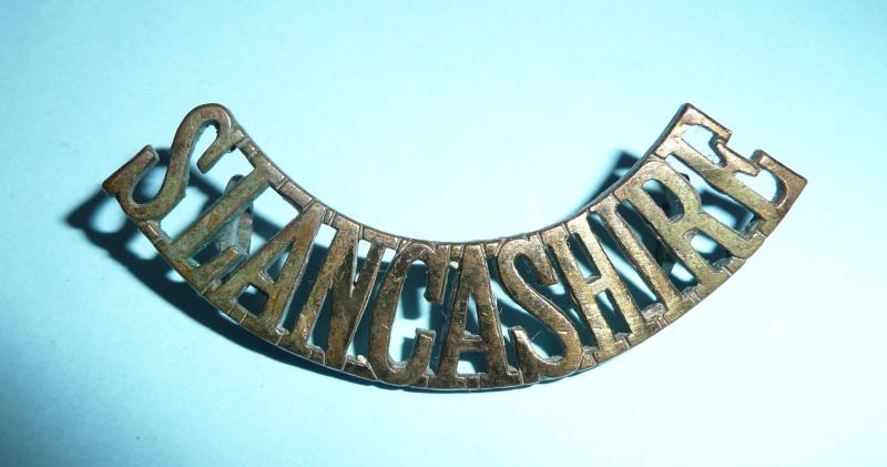 WW1 South Lancashire Regiment (The Prince of Wales's Volunteers) Other Ranks Brass Shoulder Title