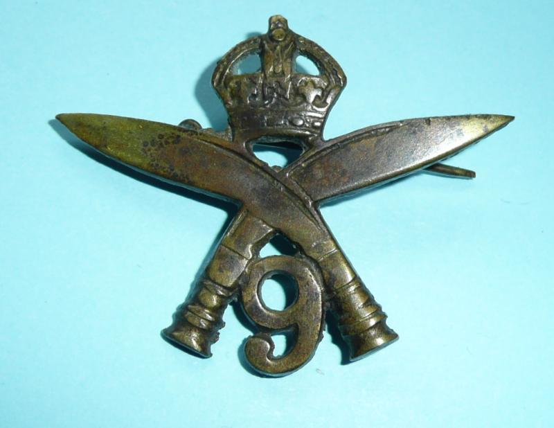 WW2 9th Gurkha Rifles Other Ranks Kilmarnock Cast Cap Badge - Blackened Brass with Pin Fitting