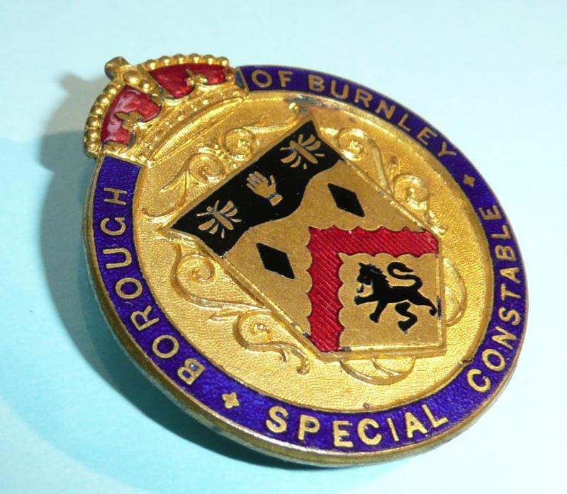WW1 Borough of Burnley Special Constable Constabulary Police Gilt and Enamel Mufti Buttonhole Lapel Badge - Blue Outer Ring