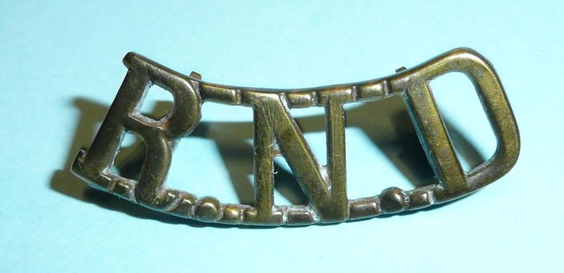 WW1 Royal Naval Division RND Battalion Navy Curved Brass Shoulder Title (Type 1)