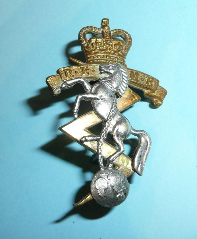Royal Electrical & Mechanical Engineers REME Officer's QEII Pattern Silver Plate and Gilt Cap Badge - Gaunt