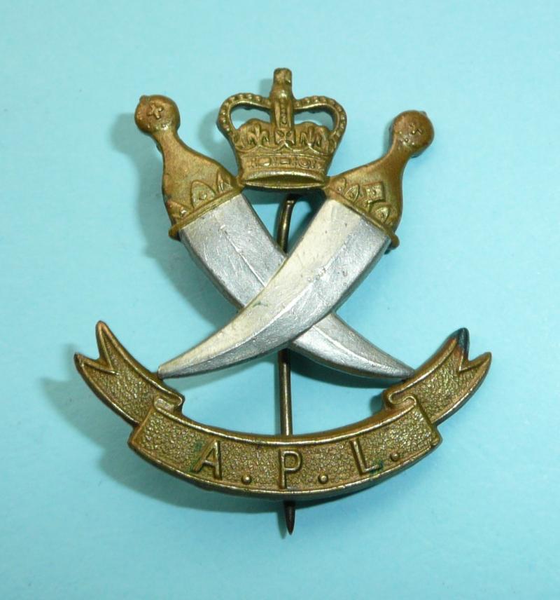 Middle East - APL (Aden Protectorate Levies)Headdress Cap  Badge