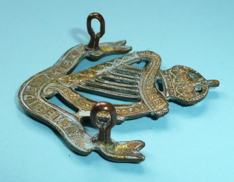 WW1 Tyneside Irish (Northumberland Fusiliers) Gilding Metal Shoulder Title - Reid & Co