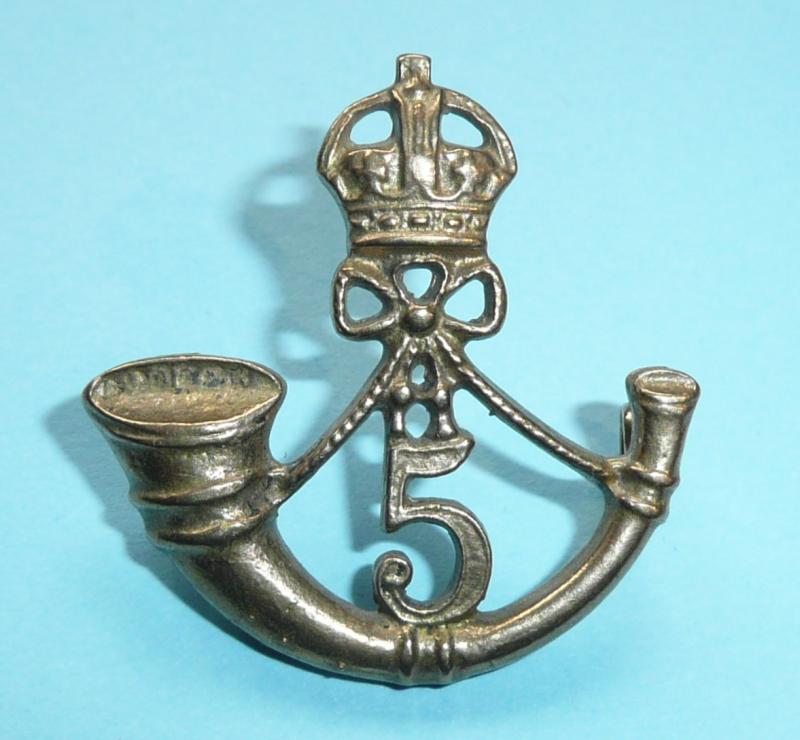 Indian Army - 5th Mahratta Light Infantry Small Cast Gilt Brass Metal Cap Badge