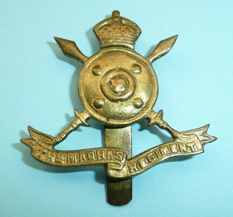 WW2 India - Indian Army Madras Regiment Cast Brass Cap Badge