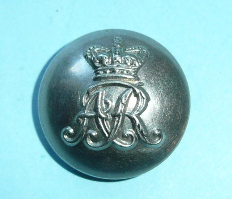 Queens Own Oxfordshire Yeomanry Cavalry Medium Pattern White Metal Buttno