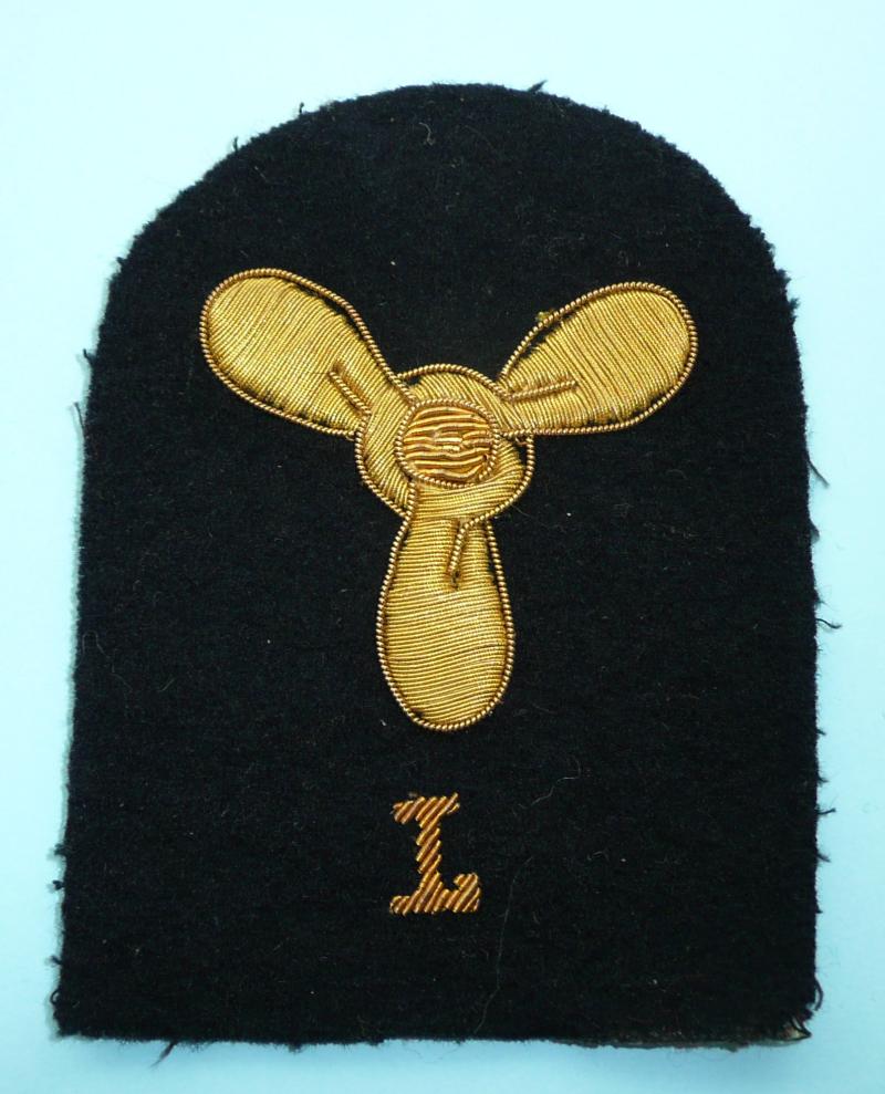 British Royal Navy Rating No 1 Dress Gold Bullion Wire Embroidered Arm Trade Badge - Engineering Mechanic - 3-Bladed Propeller + L Trade