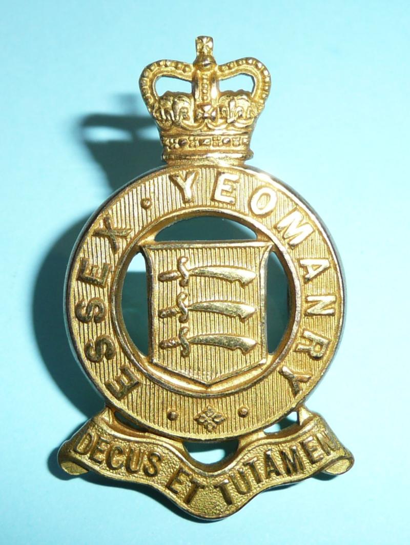 The Essex Yeomanry Officer's Gilt Brass Cap Badge, QEII Crown