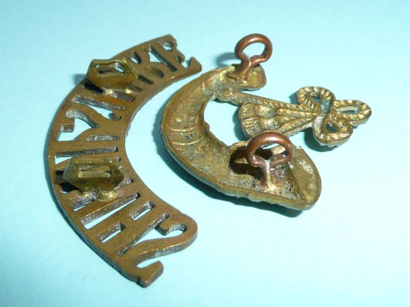WW1 KSLI King's Shropshire Light Infantry Two Piece Brass Shoulder Title