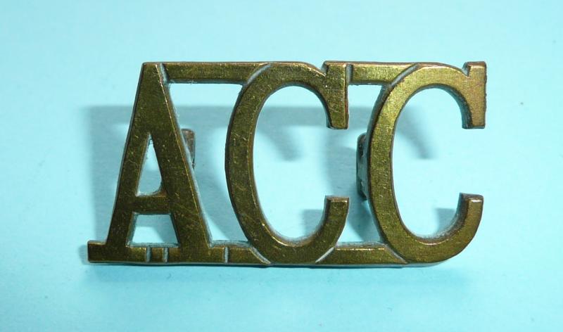 WW2  - ACC Army Catering Corps Brass Shoulder Title