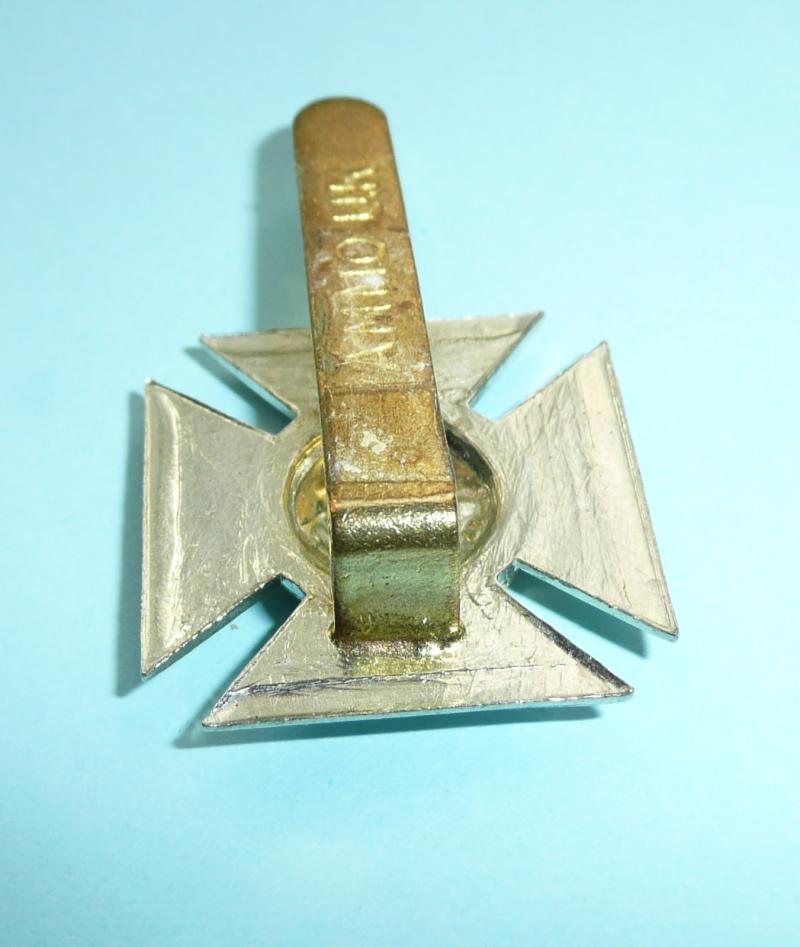 Duke of Edinburgh's Royal Regiment (Berkshire and Wiltshire) Bi-Metal Cap Badge - AMMO UK